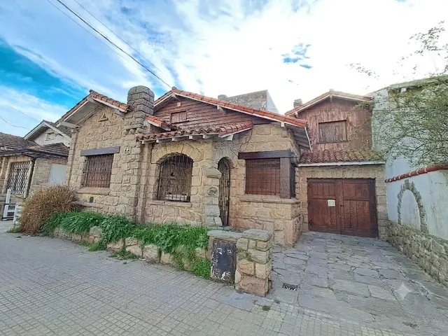 Casa de 4 ambientes en alquiler en Centro