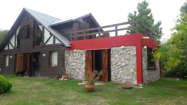 Casa de 3 ambientes en venta en La Armonía