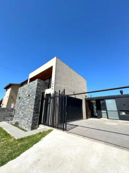 Casa de 4 ambientes en venta en ESTRADA JOSE MANUEL