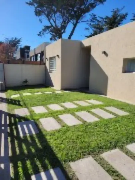 Casa de 4 ambientes en venta en LOS ACANTILADOS