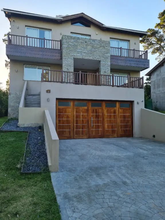 Casa de 6 ambientes en venta en SIERRA DE LOS PADRES