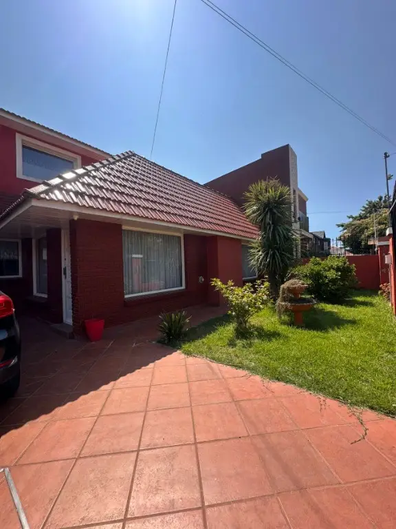 Casa de 5 ambientes en venta en LOS PINARES