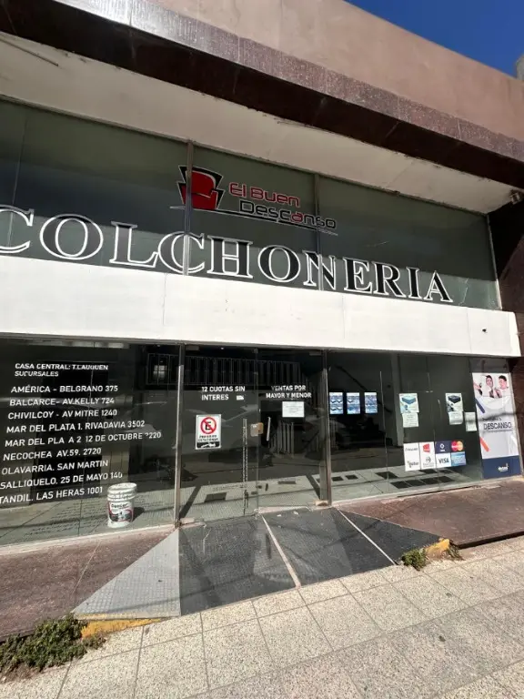 Local de 10 ambientes en alquiler en DEL PUERTO