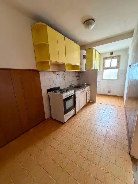 Departamento de 3 ambientes en alquiler en LA PERLA