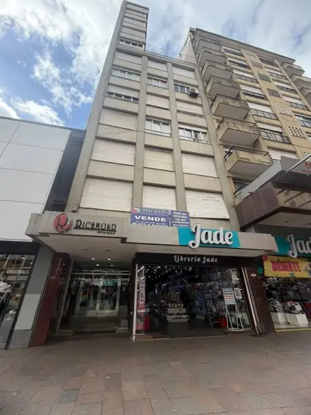 Local de 3 ambientes en venta en Centro