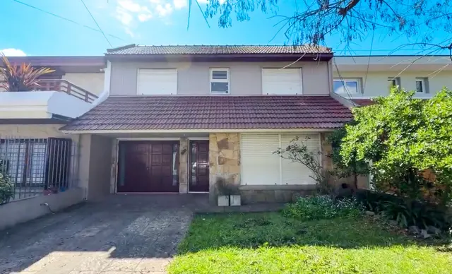 Casa de 4 ambientes en venta en PARQUE LURO