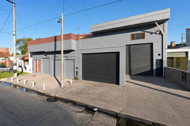 Local de 8 ambientes en venta en VILLA LOURDES