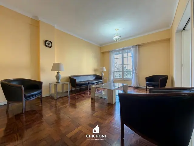 Departamento de 4 ambientes en venta en Centro