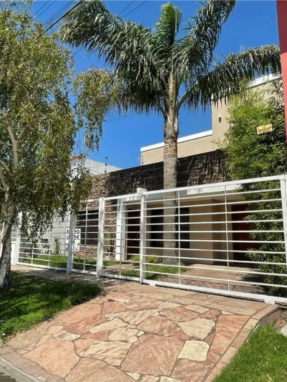 Casa de 6 ambientes en venta en Centro