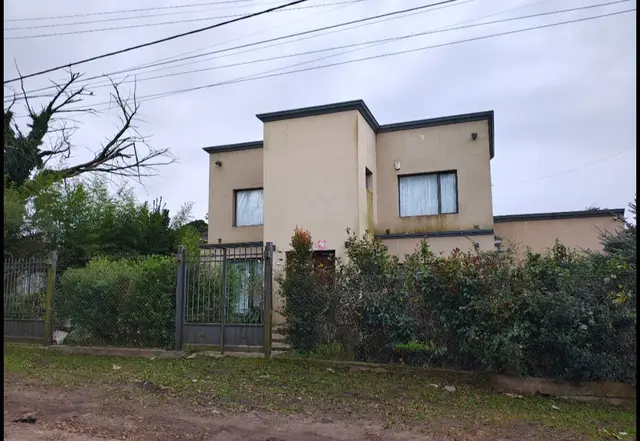 Casa de 6 ambientes en venta en LOS ACANTILADOS