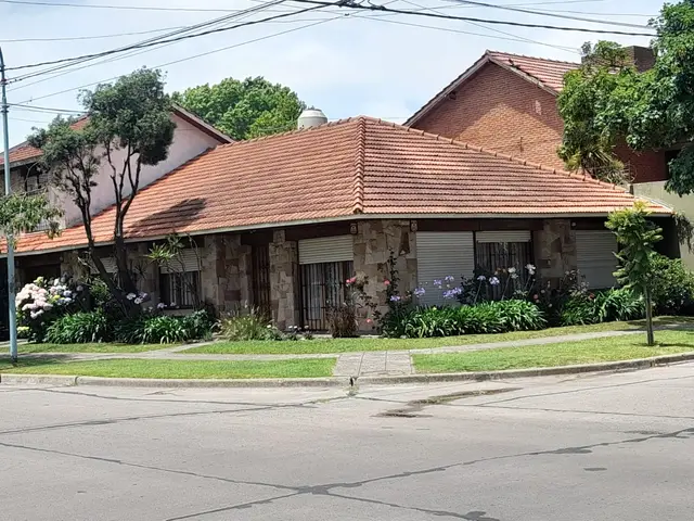 Casa de 5 ambientes en venta en Villa Primera