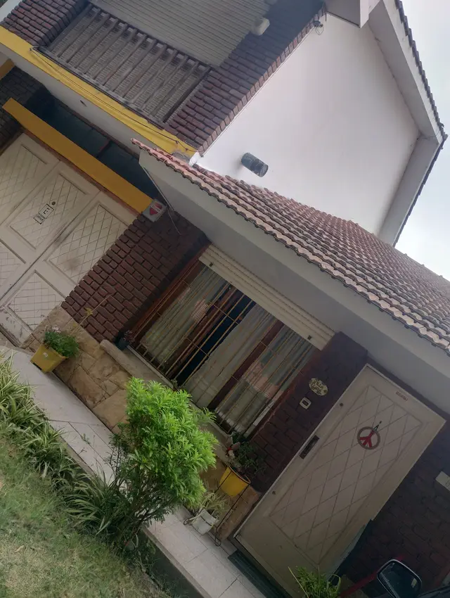 Casa de 5 ambientes en venta en Parque Luro