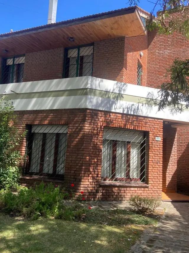 Casa de 4 ambientes en venta en PARQUE LURO