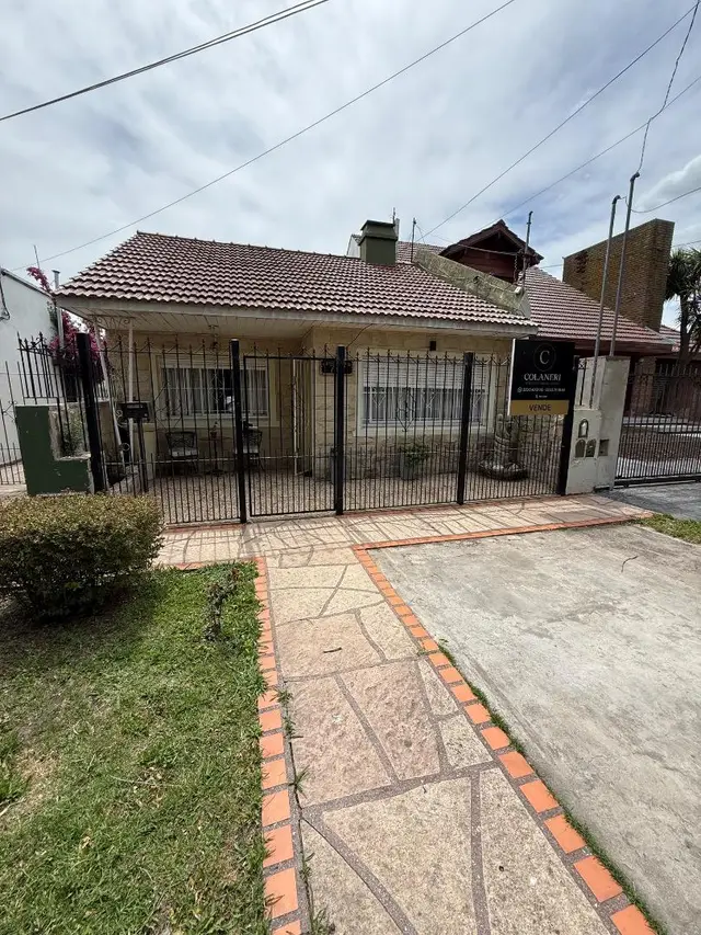 Casa de 3 ambientes en alquiler en PARQUE LURO
