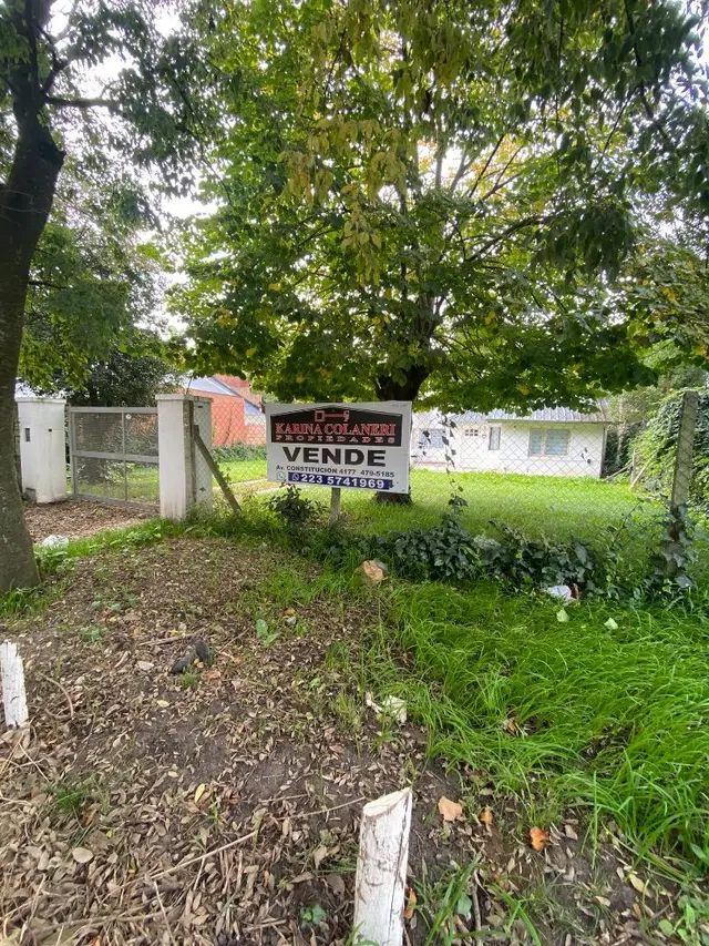 Casa de 4 ambientes en venta en PARQUE MONTEMAR-EL GROSELLAR