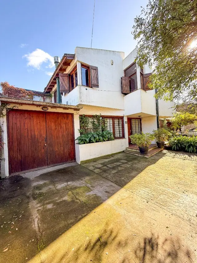 Casa de 3 ambientes en venta en ESTRADA JOSE MANUEL