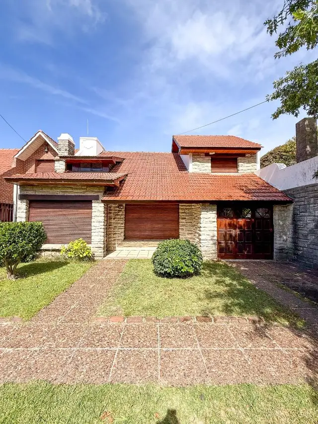 Casa de 3 ambientes en venta en ESTRADA JOSE MANUEL