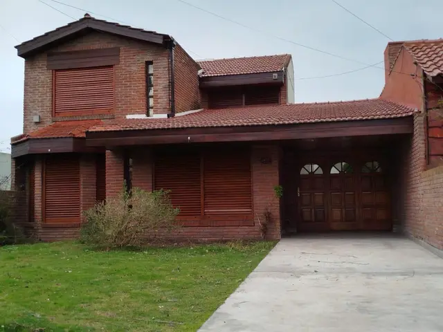 Casa de 4 ambientes en alquiler en CONSTITUCION