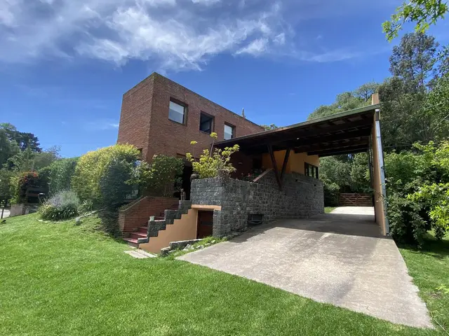 Casa de 4 ambientes en venta en SIERRA DE LOS PADRES