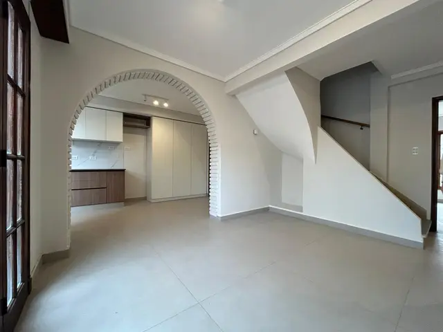 Casa de 5 ambientes en alquiler en PARQUE LURO