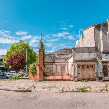 Casa de 3 ambientes en venta en LA PERLA