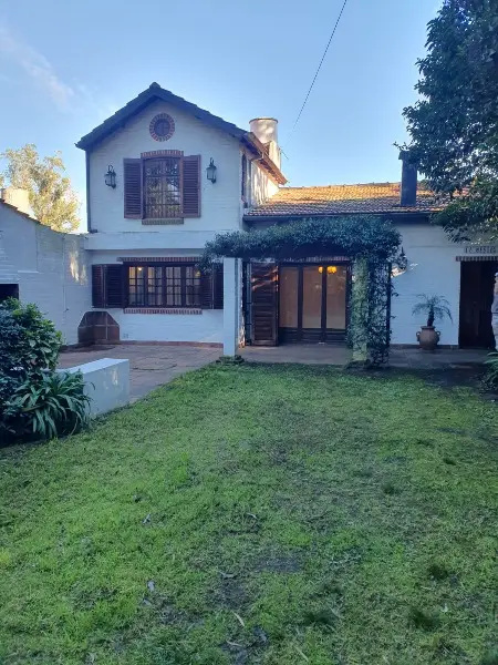 Casa de 2 ambientes en venta en LOS TILOS