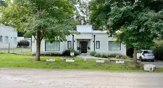 Casa de 3 ambientes en venta en Barrancas de San Benito