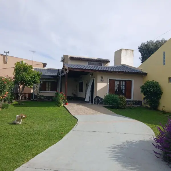 Casa de 3 ambientes en venta en ESTACION CAMET