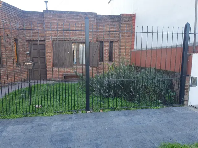 Casa de 3 ambientes en venta en LAS AVENIDAS