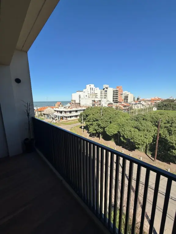 Departamento de 4 ambientes en venta en CONSTITUCION