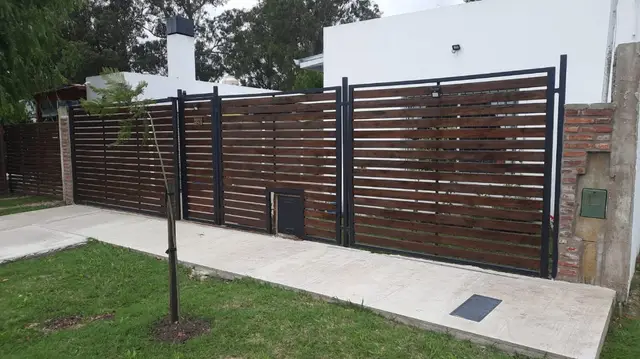 Casa de 2 ambientes en venta en VIRGEN DE LUJAN
