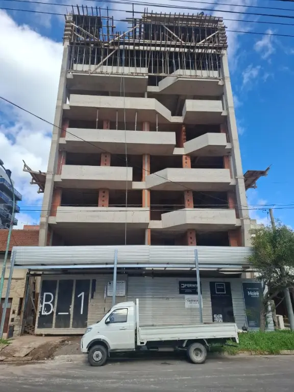 Departamento de 2 ambientes en venta en PARQUE LURO