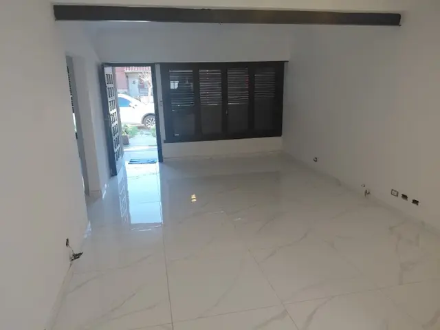 Casa de 4 ambientes en venta en VILLA LOURDES