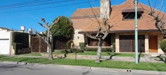 Casa de 5 ambientes en venta en VILLA PRIMERA