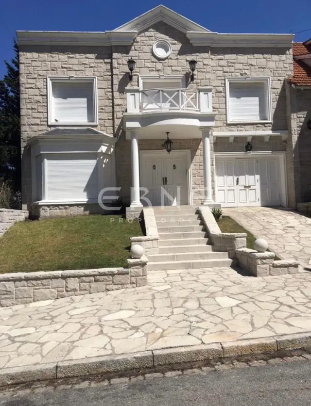 Casa de 5 ambientes en venta en Mar del Plata