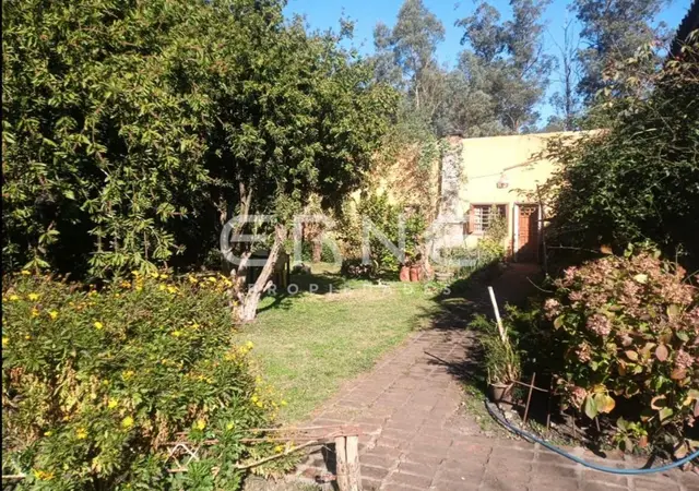 Casa de 5 ambientes en venta en LOS ACANTILADOS