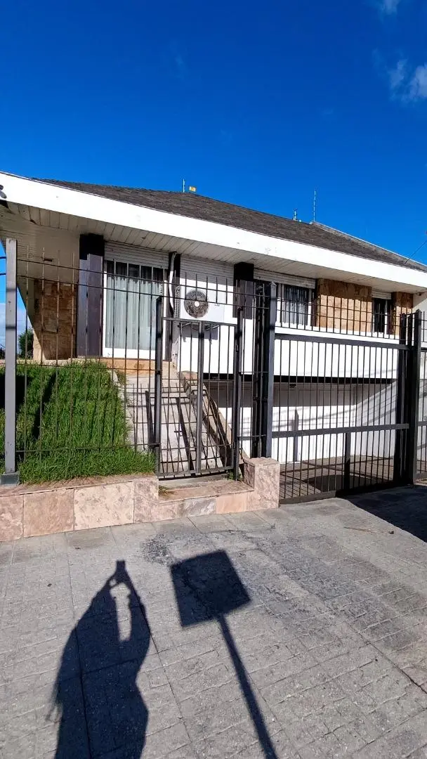 Casa de 5 ambientes en venta en PUNTA MOGOTES
