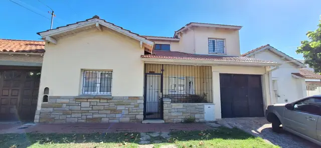 Casa de 5 ambientes en venta en SANTA RITA