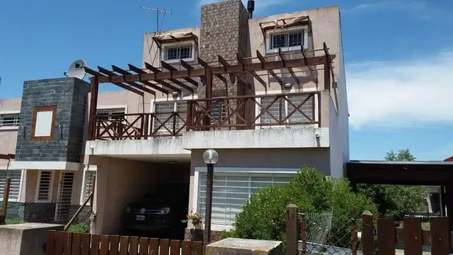 Casa de 4 ambientes en venta en FARO NORTE