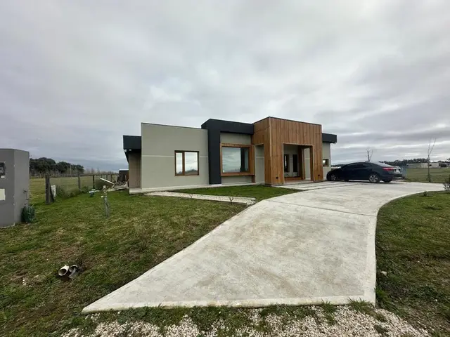 Casa de 4 ambientes en alquiler en Sur