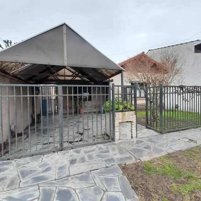 Casa de 4 ambientes en venta en TERMAS HUINCO