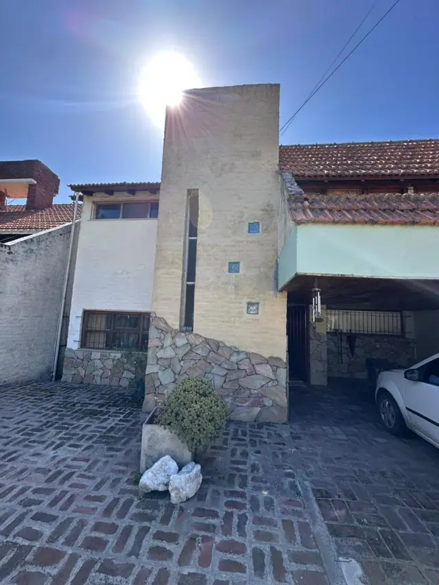 Casa de 3 ambientes en venta en ESTRADA JOSE MANUEL