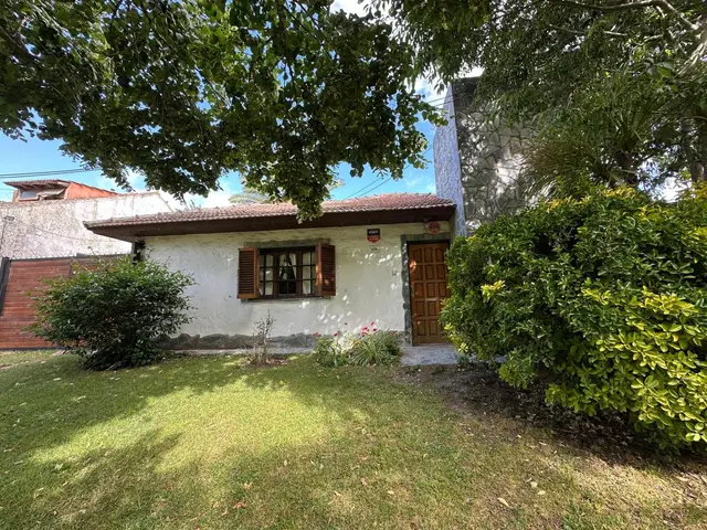 Casa de 4 ambientes en venta en LOPEZ DE GOMARA