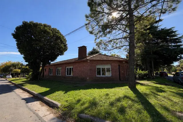 Casa de 4 ambientes en venta en LOS PINARES