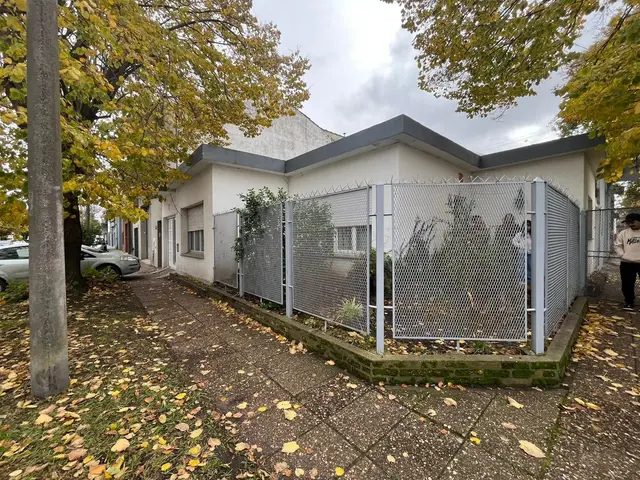 Casa de 4 ambientes en venta en SARMIENTO DOMINGO FAUSTINO