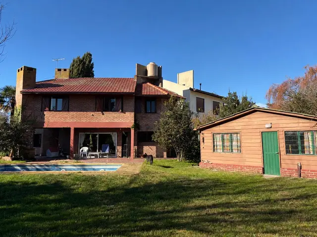 Casa de 4 ambientes en venta en LA FLORIDA