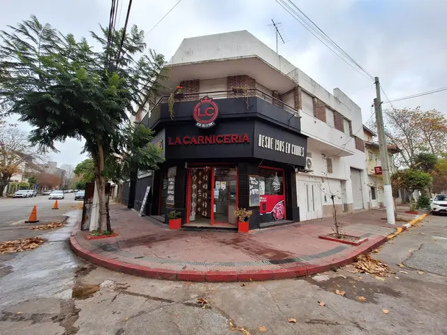 Local de 4 ambientes en venta en SARMIENTO DOMINGO FAUSTINO