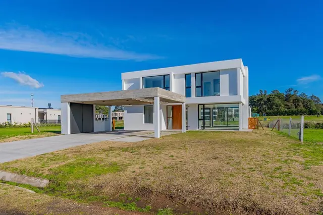 Casa de 5 ambientes en venta en BOSQUE PERALTA RAMOS