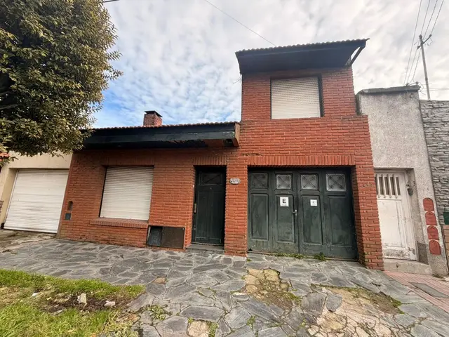 Casa de 4 ambientes en venta en DON BOSCO