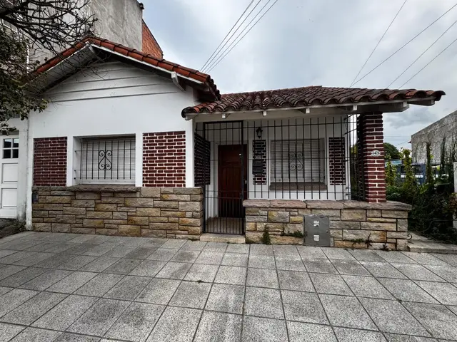 Casa de 6 ambientes en venta en RIVADAVIA BERNARDINO